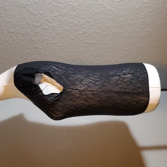 Womens Lace Mesh Black Rounded Neck Short Sleeve Sheer Top. - Picture 6 of 9